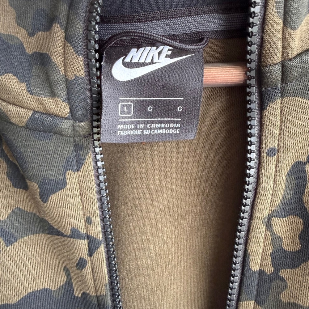 Nike Tech Fleece Camo Full Zip Hoodie Olive Brown Jacket Size Large - Picture 4 of 10